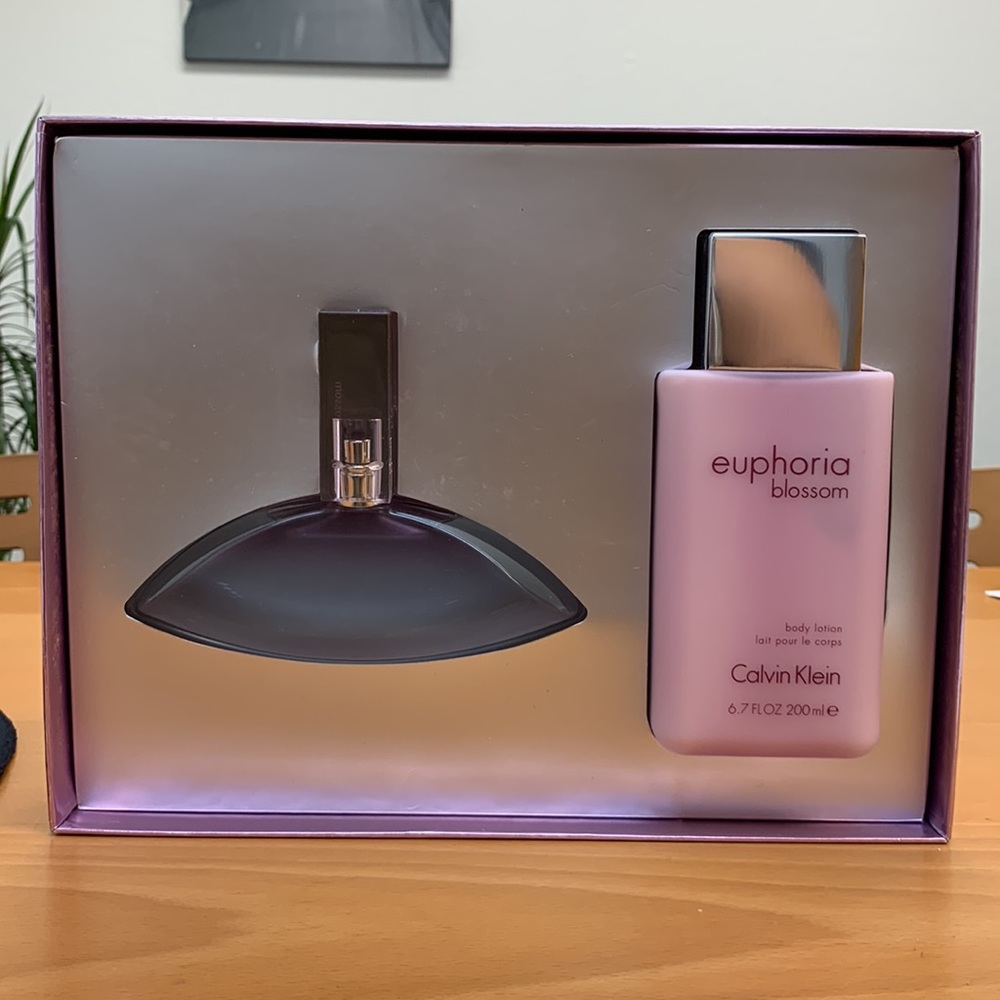Euphoria Blossom by Calvin Klein for women eu de toilette spray & lotion